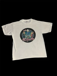 Camiseta The Go Fish Guys Kickin It Old School para hombre talla grande - Imagen 1 de 5