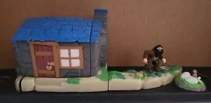 Harry Potter Polly Pocket 2001 Hagrids Hut - Picture 1 of 15