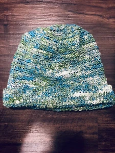 Sombrero de lana hecho en casa hilado a mano y ganchillo sombrero de invierno verde azul y blanco - Imagen 1 de 9