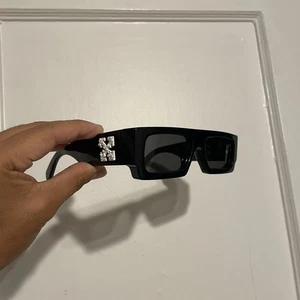 Off-White Unisex Arthur Rectangle Sunglasses Black / Dark Grey - Picture 1 of 7