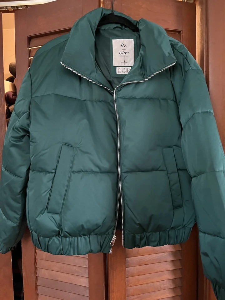 Abercrombie And Fitch recortado verde acolchado para mujer Foto 1 de 4