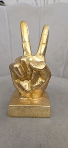 Gold Peace Hand Skulptur 7" Wohndeko, Peace Zeichen, Buchstütze, Briefbeschwerer - Bild 1 von 8