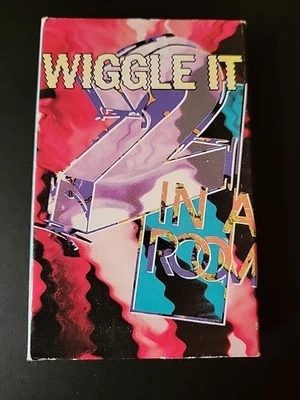 Wiggle It/Take Me Away 2 In A Room (Vintage Cassette Single, 1990)  Plays - Imagem 1 de 4