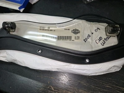 Воздушный дефлектор Harley-Davidson левая сторона - деталь No 57657-08A.  08-09 CVO  - Изображение 1 из 3