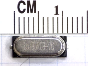 1 pc 3.579545 MHz Crystals SMD / Thruhole HC-49/US - Picture 1 of 2