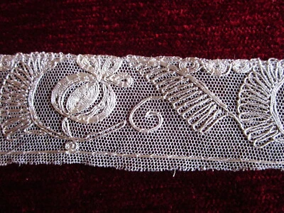 Dentelle ancienne tulle brodé 2 m x 3,5 cm - Photo 1/3