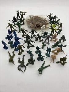 Plastic Toy Soldiers Mixed lot of Army Men 2” Tall Figures Lot of 88