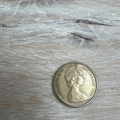 1984 Australia $1 Dollar Coin Kangaroos – Elizabeth II – Circulated - Image 1 of 3