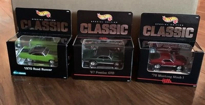 3x Hot Wheels Classics: 70 Ford Mustang Mach 1 70 Road Runner 67 Pontiac GTO NOVO NA CAIXA - Imagem 1 de 4