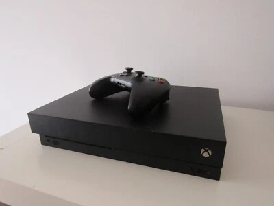 VENDO XBOBX ONE X 1TB + CONTROLLER + CABLE CON POSIBILIDAD DE ENVIO. - Imagen 1 de 4