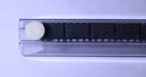 Xilinx XC17S200APC 1.3Mbit 3.3V serial PROM 8-DIP Spartan / XL FPGA Config *USA* - Picture 1 of 1