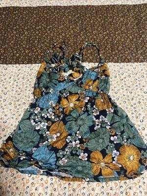 Volcom Women's Blouse Size Small ( 4- 6 ) Floral Top  WithDrawstring in the Back - Image 1 of 4