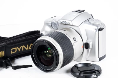 Minolta Dynax 40 35mm film SLR Camera with 28-100mm AF Lens - Image 1 of 4