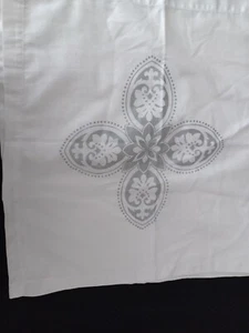 4 Tovaglioli Tahari Home Tessuto Misto Cotone Bianco Argento Rotolo 20x21" Nuovi - Foto 1 di 3