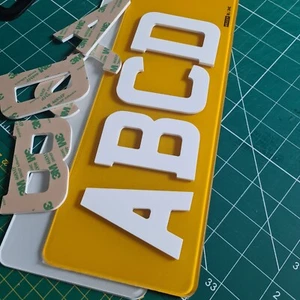 4D NUMMERNSCHILD BUCHSTABEN NUMMERNSCHILDER/SCHILDER selbstschälend klebend 3mm GLÄNZEND WEISS - Bild 1 von 3