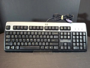 HP Wired PS/2 Keyboard 9109 / KB-0316 - 382641-001 K1 - Picture 1 of 5
