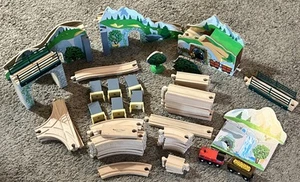 61pc Melissa & Doug Wooden Train Set #YK10210 Compatible W/ Thomas The Train - Picture 1 of 13
