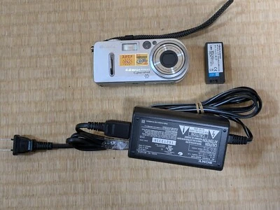 Sony Cyber-Shot Dsc-P8 Blue Compact Digital Camera For Parts Japan - Image 1 of 3