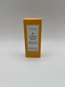 Naturium UV Reflect protezione solare ad ampio spettro - SPF 50 - 1,7 fl oz - scadenza 09/2025 - Foto 1 di 6