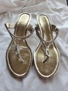 Lauren Ralph Mujer Sandalias Metálicas Doradas Talla 8B Sin Cordones Cuña Cuero Trenzado - Imagen 1 de 8