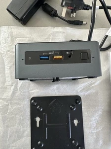 Intel NUC NUC8i7BEH i7-8559U NVMe SSD WLAN+BT Win PC Mini - Bild 1 von 4