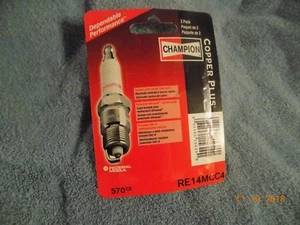 Federal Mogul Champion Copper Plus Spark Plug 2 Pack #RE14MCC4 570C2 BNOS - Foto 1 di 2