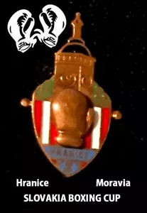 VINTAGE BOXING HEAVY metal ENAMEL pinback. SLOVAKIA SPORT CLUB - Picture 1 of 1