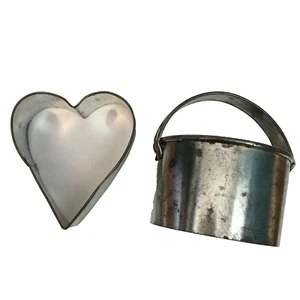 DE COLECCIÓN CAJA Y BARRIL CORTADOR DE GALLETAS GALLETA CORAZÓN CÍRCULO MANGO ESTAÑADO - Imagen 1 de 13