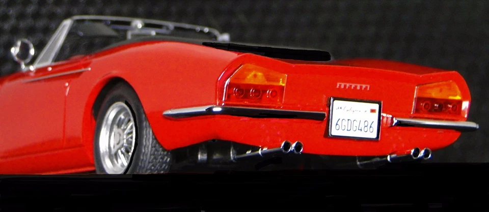 Carro de carreras Ferrari 24Le Mans Racing 12Racer carrocería de metal personalizada 1 modelo 18 carrusel rojo Foto 1 de 4