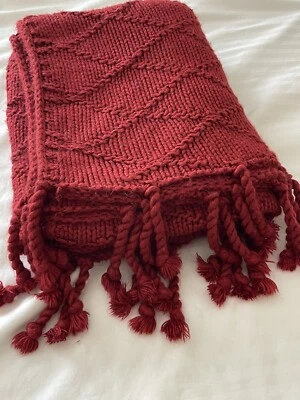 Pottery Barn 钩针编织红色栗色毯,钻石图案,50X60” — 第 1/4 张图片