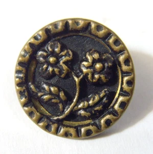 1800s antique gold tone metal floral motif picture collector button 51754 - Picture 1 of 3