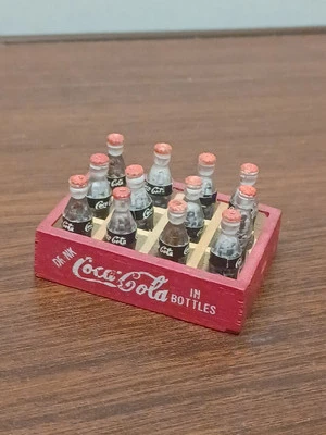 Caja de madera vintage MINI Coca-Cola y 12 botellas de refresco Foto 1 de 4