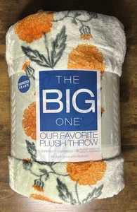NEW - MARIGOLD STRIPE - KOHLS THE BIG ONE- PLUSH THROW BLANKET 5X6 FT - Picture 1 of 4