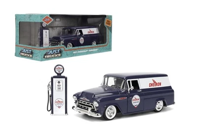 Jada Toys Just Trucks 1:24 1957 Chevy Suburban Chevron Auto In Metallo E Gas... - Immagine 1 di 4