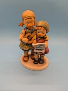 Vintage Goebel Hummel Close Harmony HUM 336 Mädchen mit Notenblatt Germany - Bild 1 von 9