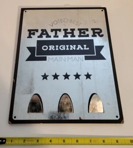 3-Hook Metal & Wood Plaque "Voted Best Father Original Main Man" BBQ Sign 11"x9" - Picture 1 of 6