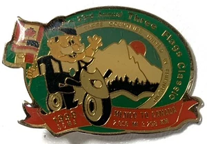 Asociación de Motocicletas del Sur de California SCMA Tres Banderas Clásico Años 90 Pinback - Imagen 1 de 2
