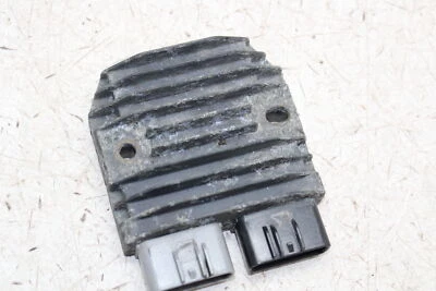 04-09 REGULADOR DE VOLTAJE RECTIFICADOR TRIUMPH ROCKET III TOURING Foto 1 de 4