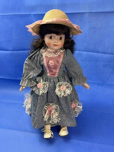 PORCELAIN AUTHENTIC COLLECTION 1989 WHITE LACE DRESS BLACK BLUE EB00322 BIN 032 - Picture 1 of 12