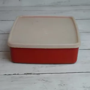 Vintage Tupperware Paprika Red Sandwich Snack Keeper #1458 w Sheer Lid - Picture 1 of 11