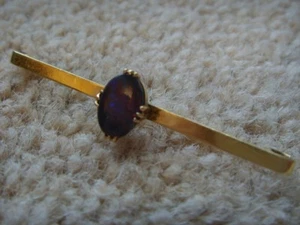 18ct ART DECO PERIOD YELLOW GOLD & DARK BLUE OPAL BAR BROOCH 1928? - Picture 1 of 1