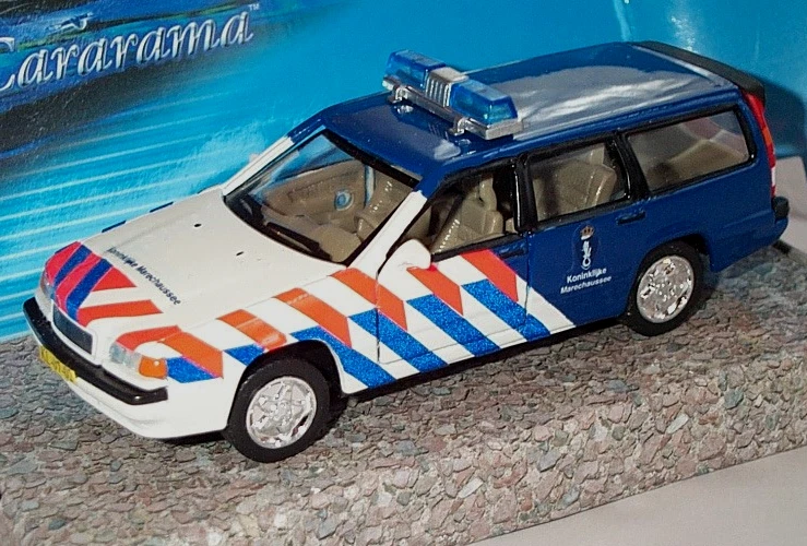 maravilloso modelo de coche código-3 1/43 VOLVO 850 ESTATE 1994 KONINKLIJKE MARECHAUSSEE NL Foto 1 de 3
