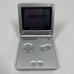 Nintendo Game Boy Advance SP solo console di gioco portatile AGS-001 argento - Foto 1 di 8