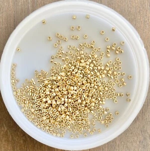 11/0 MIYUKI Seed Beads,Delica,Duracoat Galvanised Pale Gold (DB2501), 5g - Picture 1 of 1
