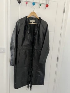 Abrigo Largo Karen Millen Borlas con Flecos Cuero Occidental Reino Unido 10 Negro Boho - Imagen 1 de 17