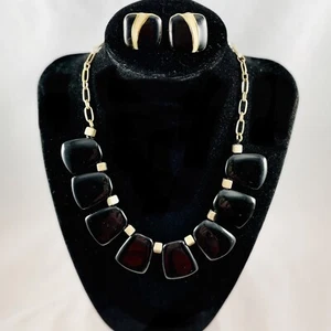 16” NECKLACE BLACK LUCITE COLLAR GOLD TONE LINK CLEOPATRA CHOKER COLLAR - Picture 1 of 9