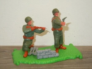 Timpo Toys England - Plastic Toy - 2x Soldier with Gun *37737 - Picture 1 of 6