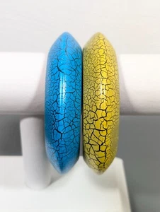 Retro Set of 2 Green Blue Chunky Bangle Bracelets Crackle Finish Bold 8.5 in - Picture 1 of 11