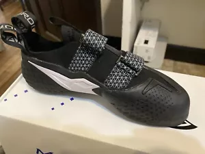 Rock Climbing Shoes (size 8) - Picture 1 of 3