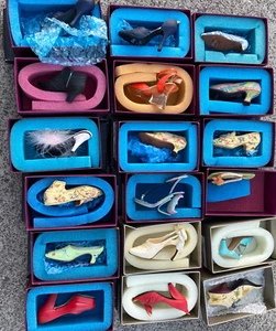 Vintage Beautiful collection of 18 Raine Just the Right Shoe Collectibles Rare - Picture 1 of 12